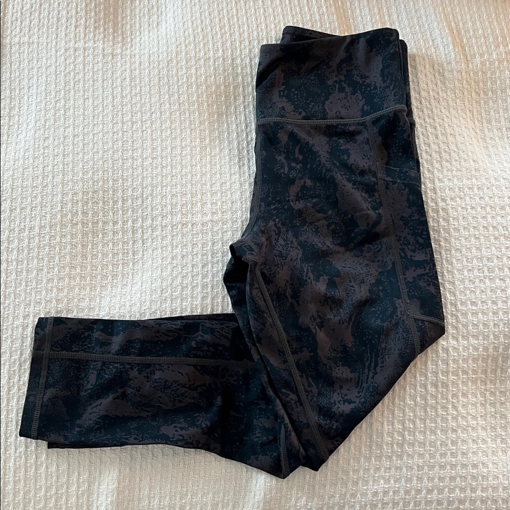Zyia Active Black and Gray Leggings